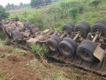 Criança de 9 anos morre após acidente com carreta na BR-364, Rondônia