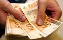 Salário mínimo sobe para R$ 880 em 1º de janeiro
