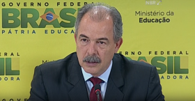 Metade do ensino superior bancado pelo governo atende lei de cotas