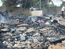 Idoso de 66 anos morre carbonizado após casa pegar fogo em Buritis