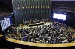 Câmara elege membros de comissão que analisará impeachment de Dilma