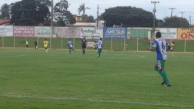 Quase sem reservas, Ariquemes bate Rolim por 2 a 0 e sobe na tabela