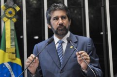 Raupp comemora licitação para dragagem da hidrovia do Rio Madeira