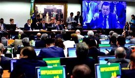 Comissão aprova relatório e Impeachment vai a plenário da Câmara