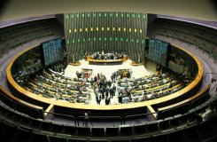 Cunha volta atrás e alterna Norte e Sul na votação do impeachment