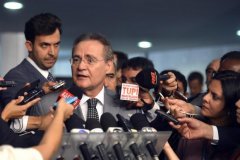 Renan comunica a senadores que vai dar continuidade ao impeachment