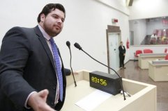 Jean Oliveira é o novo líder do PMDB na Assembleia
