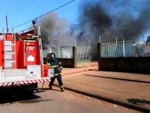 Menino de 3 anos incendeia casa brincando com isqueiro em Ariquemes