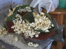 Cacoal:Homem invade culto de umbanda, chuta oferenda e coloca fogo