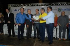 Maurão prestigia III Encontro Estadual de Gestores Escolares, em Cacoal