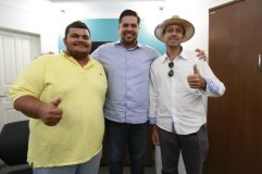 Deputado Jean Oliveira recebe vereadores e traçam planos de parcerias
