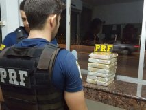 Jovem é presa com 15 kg de cocaína na BR-364 em Ji-Paraná