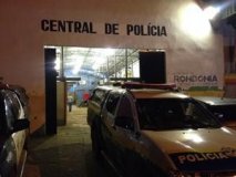 Mulher apanha do marido após mexer no celular dele em Porto Velho