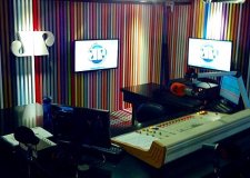Jovem Pan FM começa a tocar música sertaneja na programação