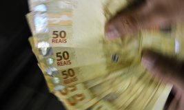  Salário mínimo de R$ 1.320 entra em vigor nesta segunda