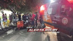 Criança é socorrida com fratura na perna após ser atingida por moto enquanto...