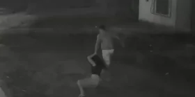 Jovem é agredida é arrastada no asfalto pelos cabelos por ex-namorado, em...