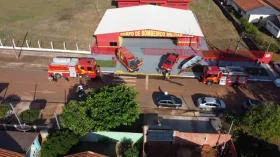 Homem vai ao quartel do Corpo de Bombeiros, desacata militares e guarnição da...