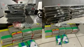 PM flagra trio com vários tabletes de drogas e colchões sem procedência, em...