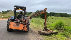 DER inicia roçagem mecanizada na RO-481 entre Nova Brasilândia e São Miguel...