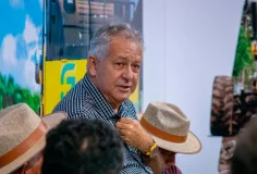 Edição extra do Diário Oficial publica mais exonerações no primeiro...
