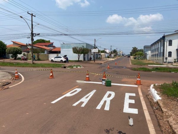 Foto 4 da matéria: MUDANÇA NO TRÂNSITO EM ROLIM: Barão de Melgaço passa a ser preferencial no cruzamento com a Cuiabá 