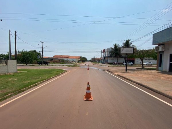 Foto 1 da matéria: MUDANÇA NO TRÂNSITO EM ROLIM: Barão de Melgaço passa a ser preferencial no cruzamento com a Cuiabá 
