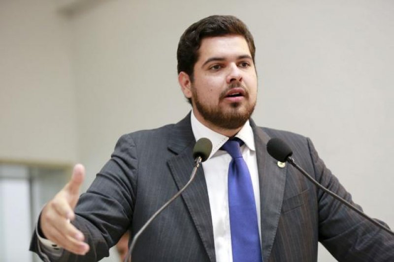 Jean Oliveira destina emenda de R$ 100 mil para praça em Novo Horizonte