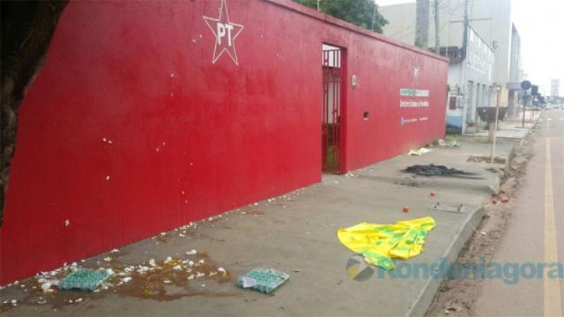 Sede do PT em Porto Velho também é alvo de protestos
