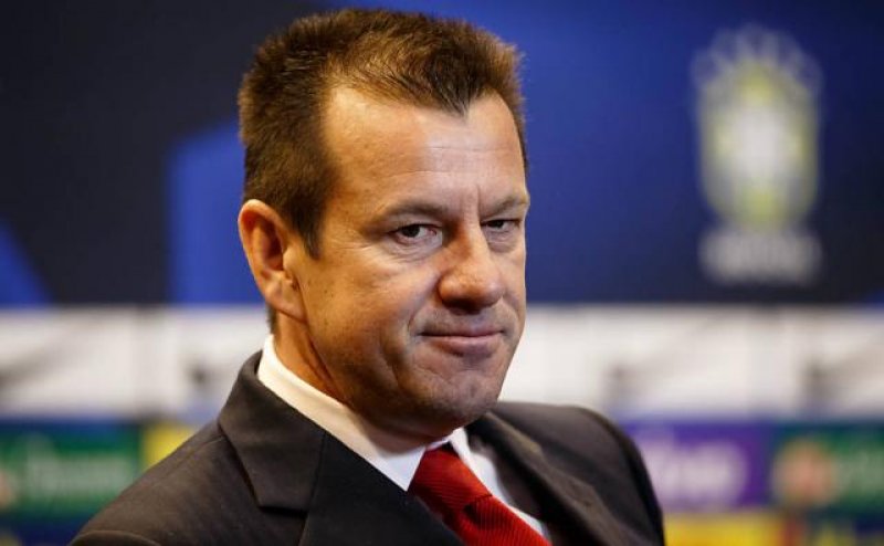 Após reunião na CBF, Dunga é demitido do comando da Seleção