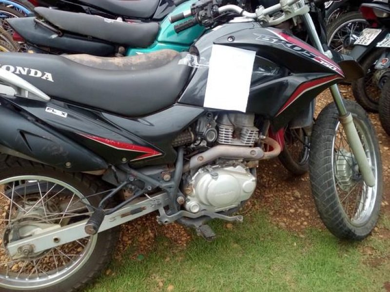 Duas motos são recuperadas em diferentes bairros de Cacoal