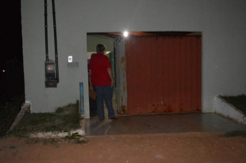 Homem é morto a tiros ao receber lanche em casa em Vilhena