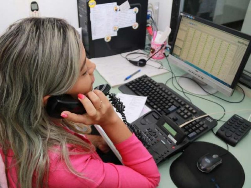 Anatel reduz tarifas de telefonia fixa