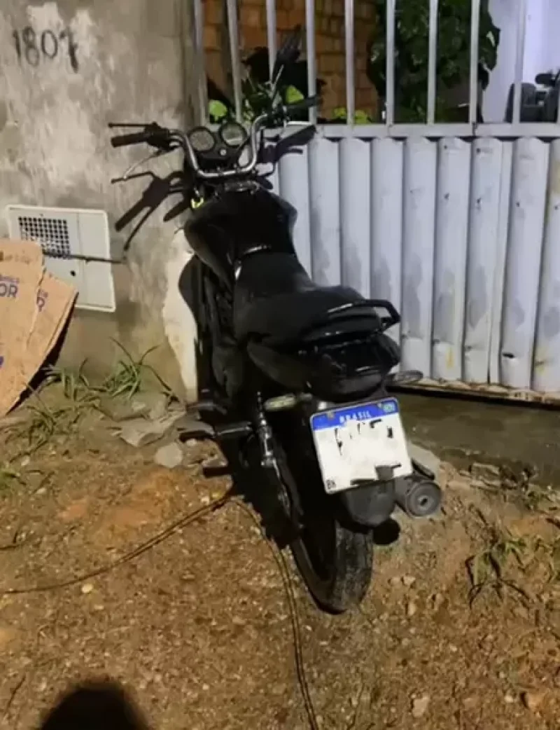 Motociclista morre após colidir com portão em Ji-Paraná; fio de telefone pode ter causado acidente