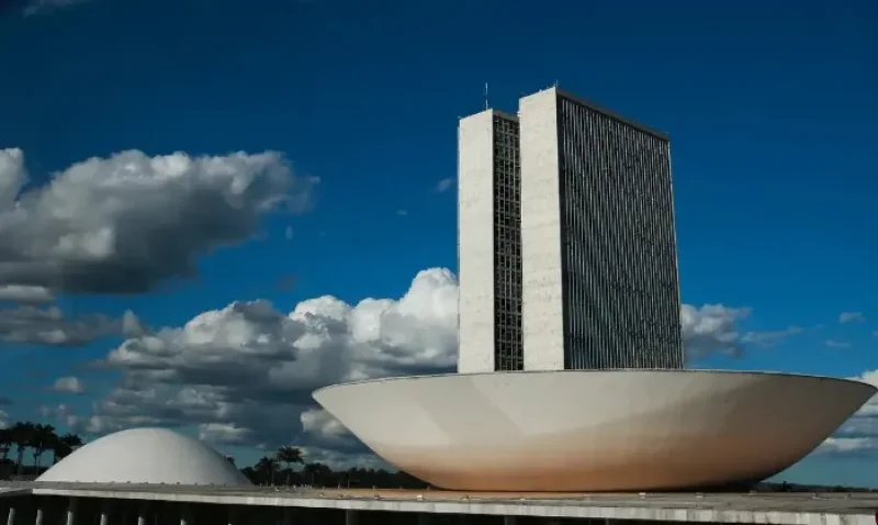 Câmara Federal publica edital de concurso público com inscrições em janeiro