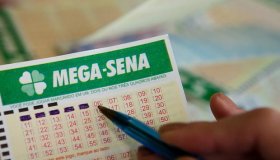 Curiosidades da Mega: bolas são da França; bilhete premiado vira dossiê