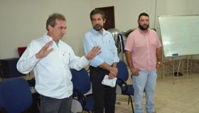 Senador Valdir Raupp e prefeito Luizão do Trento participam de reunião na ...