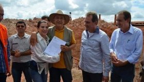 Deputada Marinha entrega empenho para compra de equipamentos para a Usina de...