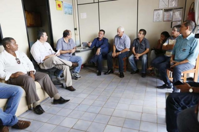 Apoio a rádios comunitárias discutido por deputados em Ji-Paraná