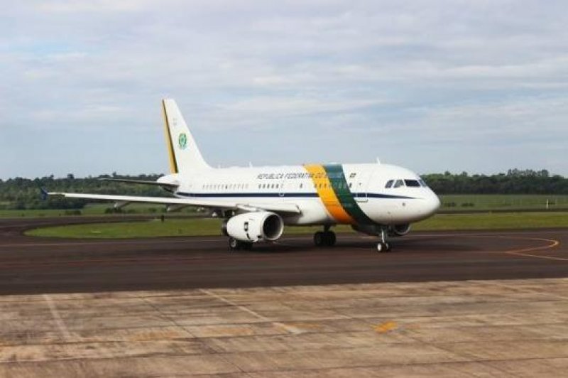 Avião que trazia presidente Dilma quase cai após passar por turbulência no Acre