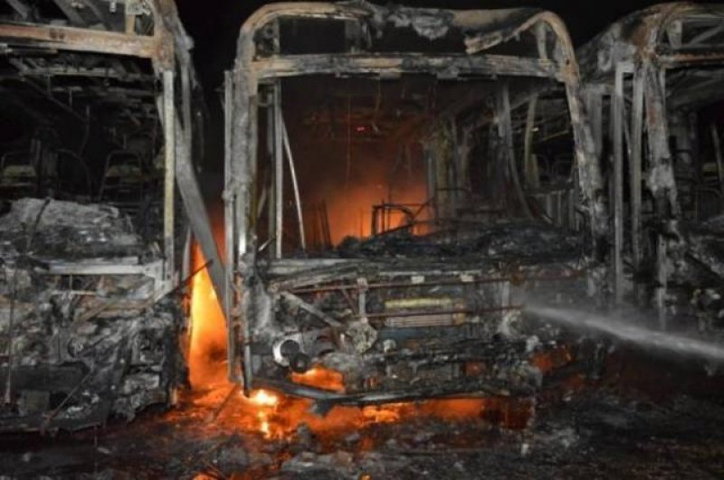 Buritis: Ação integrada da Polícia Civil e Polícia Militar identifica envolvidos no incêndio de ônibus escolares