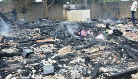 Idoso de 66 anos morre carbonizado após casa pegar fogo em Buritis