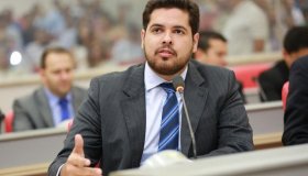 Jean Oliveira entrega 40 mil mudas de café a agricultores em União...