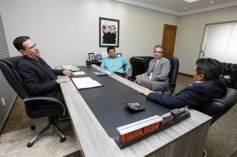 Maurão de Carvalho recebe projeto básico do TCE, criando plantão pedagógico