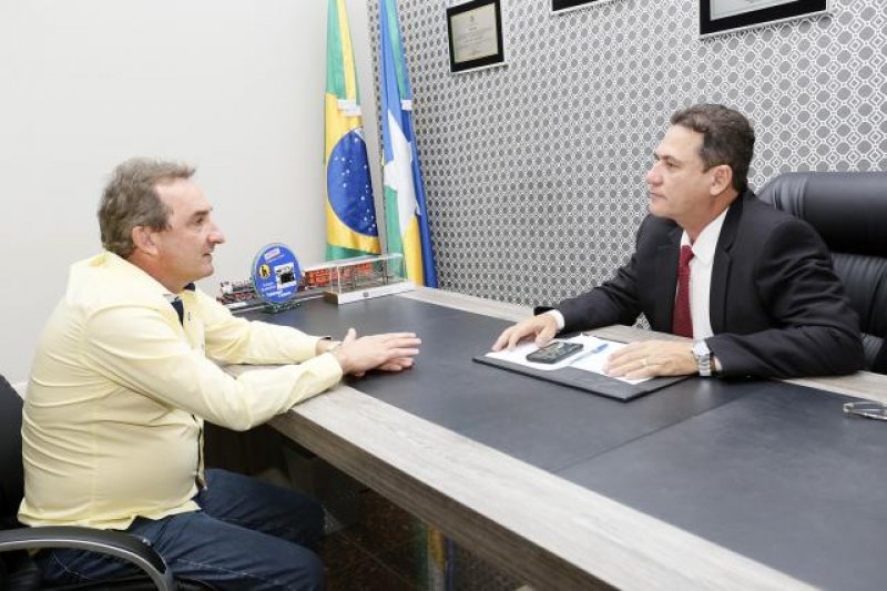 Maurão reforça compromisso em apoiar 35 km de asfalto para Rolim de Moura