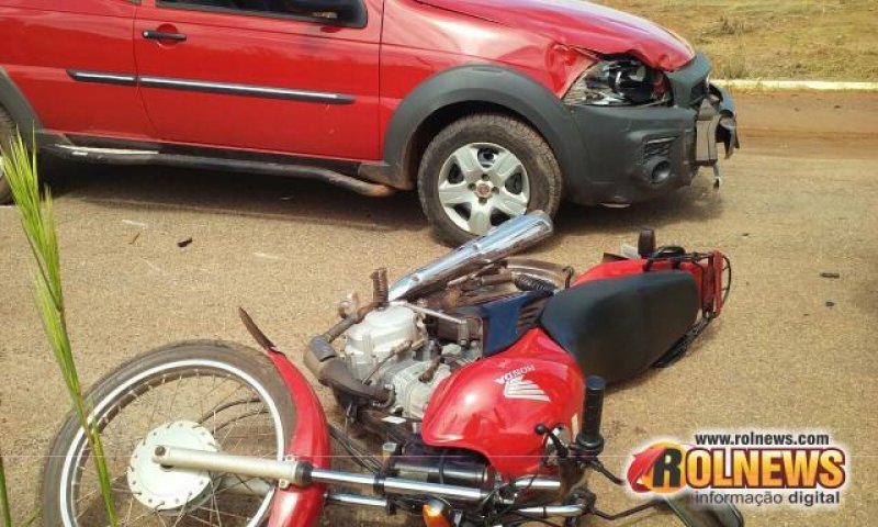 Motociclista fica ferido ao colidir em Pick Up Strada no residencial Jequitibá, em Rolim