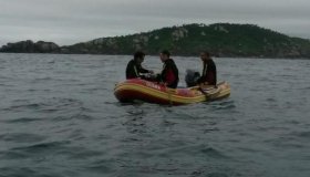 Pescadores auxiliam nas buscas por destroços de monomotor que caiu em...