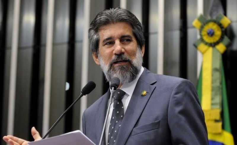 Senador Raupp apoia mobilização dos criadores que buscam uma saída para queda no preço da arroba do boi em Rondônia