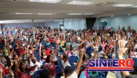 Trabalhadores em educação do Estado rejeitam proposta do governo de...
