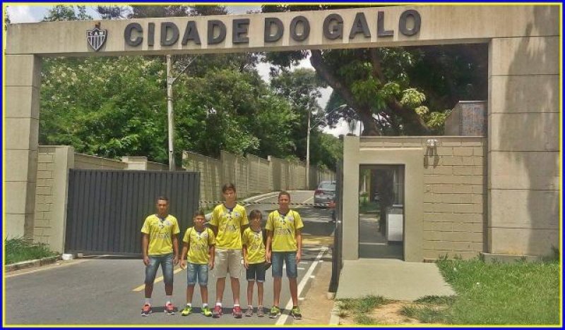Atletas da Escolinha Rolim passam por avaliações no CT do Atlético Mineiro